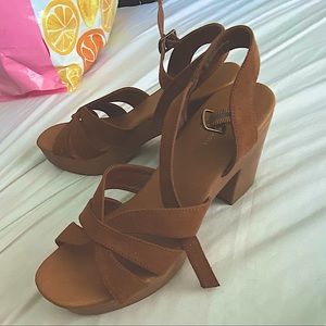 American eagle summer heal size 9. Worn once.